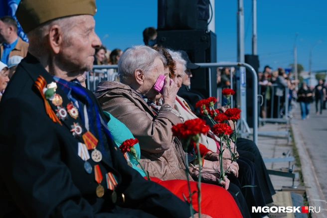 В такой день не все могут сдержать слезы | Источник: Даниил Пономаренко / MGORSK.RU
