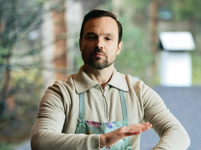 Мен қонаққа келдім және менің ересек көршісім онлайн режимінде болды. Ресейдің жалаңаш тазалаушы ханымдары