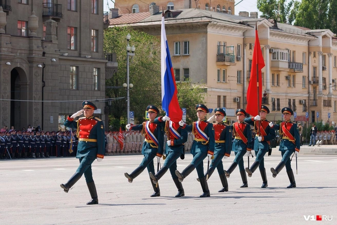 Парад Победы стал одним из главных событий праздника | Источник: Алексей Волхонский / V1.RU