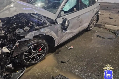 В Самаре иномарка перевернула иномарку в ДТП, пострадали три человека