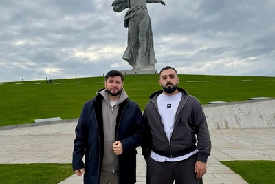 Автор хита «Бродяга» Эльбрус Джанмирзоев на Мамаевом Кургане