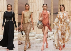 Легенды и мифы в новой круизной коллекции Chanel