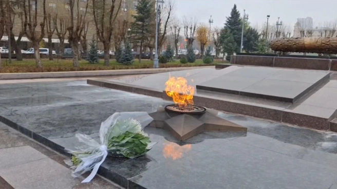 Вечный огонь на площади Павших Борцов | Источник: Ольга Ушакова