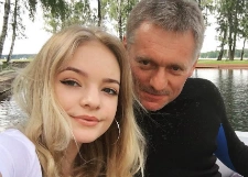 Дочь Дмитрия Пескова рассказала о встречах с отцом