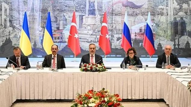 Российская и украинская делегации покинули место переговоров