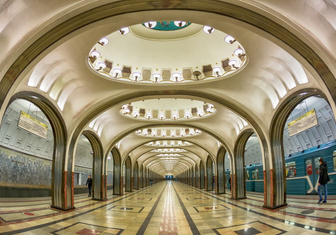 Две станции: небесные своды Московского метро
