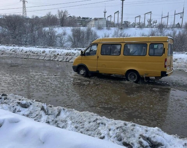 Дамба в пятом микрорайоне превратилась в озеро | Источник: администрация Камышина / T.me