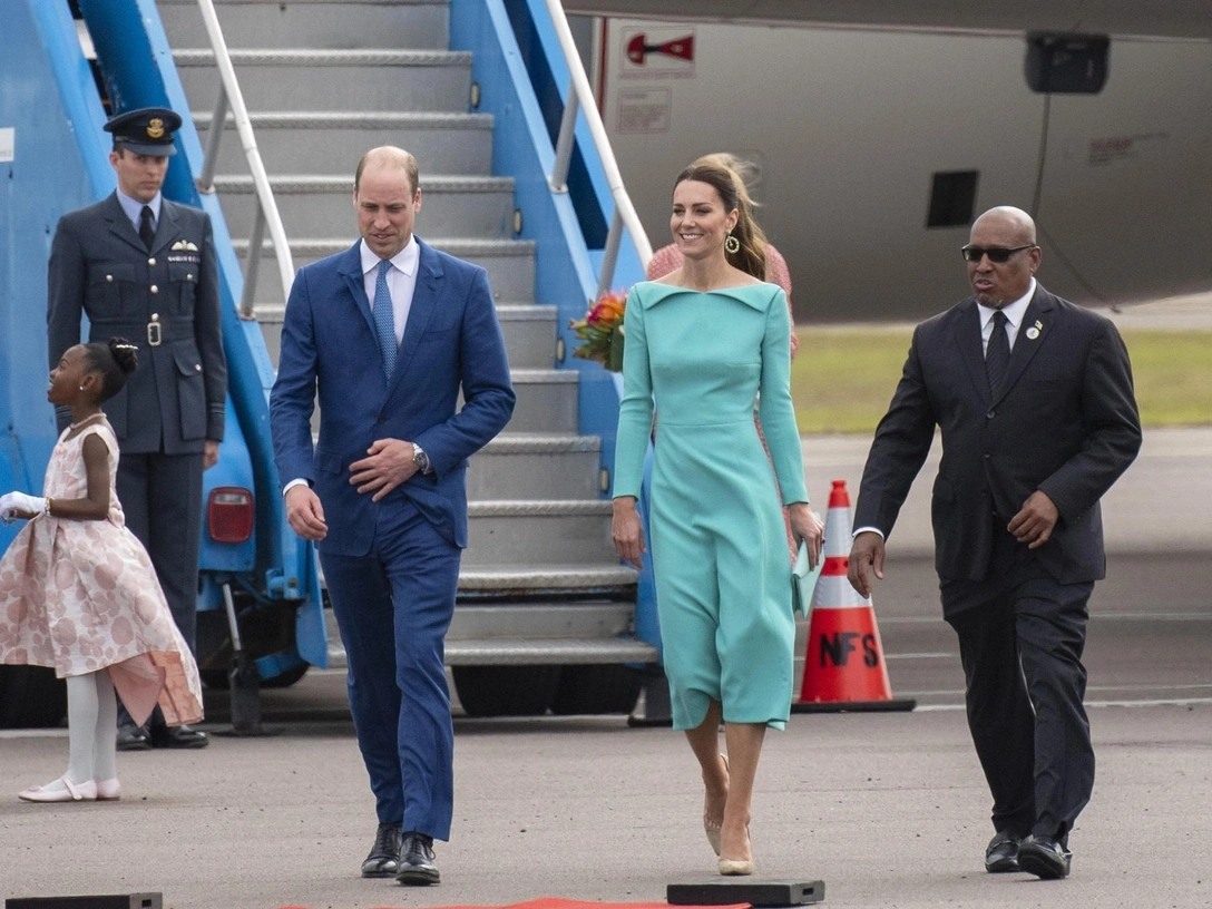 Кейт и Уильям во время своего турне по Карибам, 24 марта 2022 | marieclaire.ru