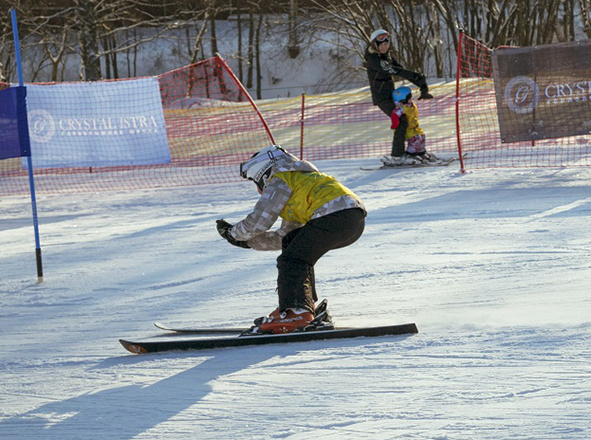 Идеи для 8 марта: детские соревнования по сноуборду