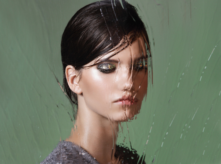 5 способов использовать блестки в макияже (плюс мастер-класс от визажиста студии Елены Крыгиной)