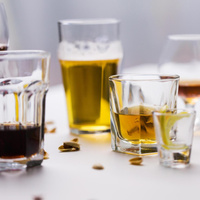 Краткая энциклопедия алкоголя: как делают и употребляют 12 популярных хмельных напитков