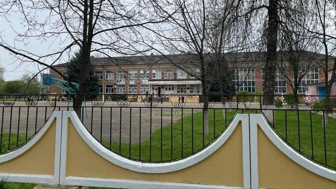 Девятиклассник устроил стрельбу в школе на Кубани&nbsp;&mdash; двое учеников ранены