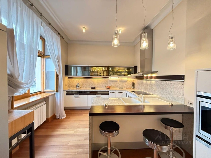 Квартира соседей Долиной