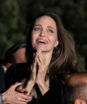 5 фотографий, на которых Анджелина Джоли с дочерью Шайло отрывается на концерте Maneskin в Риме