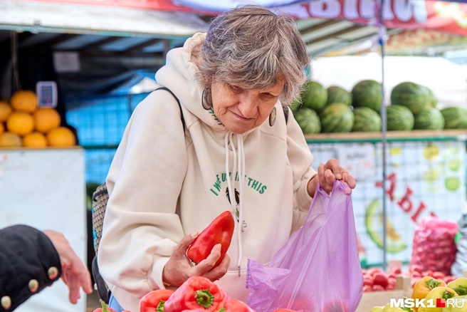 За годы покупатели нашли своих продавцов, у которых берут товар постоянно | Источник: Дмитрий Толстошеев / MSK1.RU