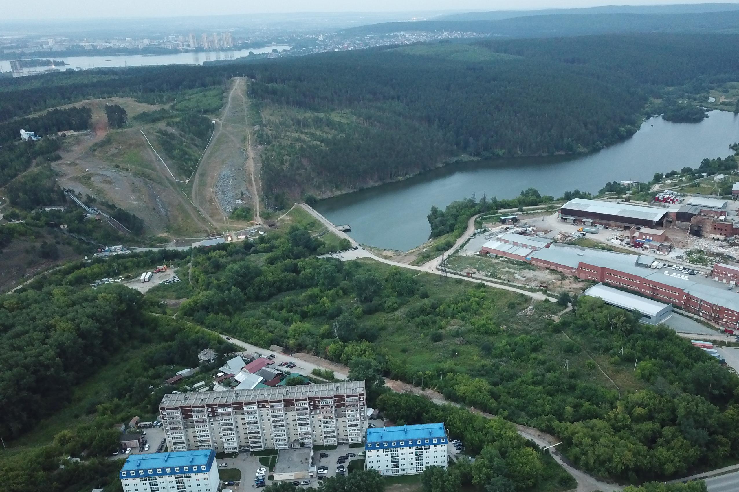 В Екатеринбурге построят жилой комплекс с видом на пруд и Уктусский  лесопарк. 25 марта 2021 года - 25 марта 2021 - Е1.ру