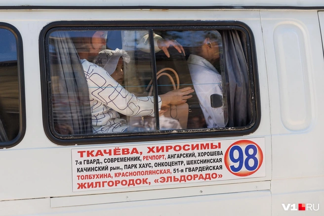 В тесноте, но ехать надо | Источник: Алексей Волхонский / V1.RU