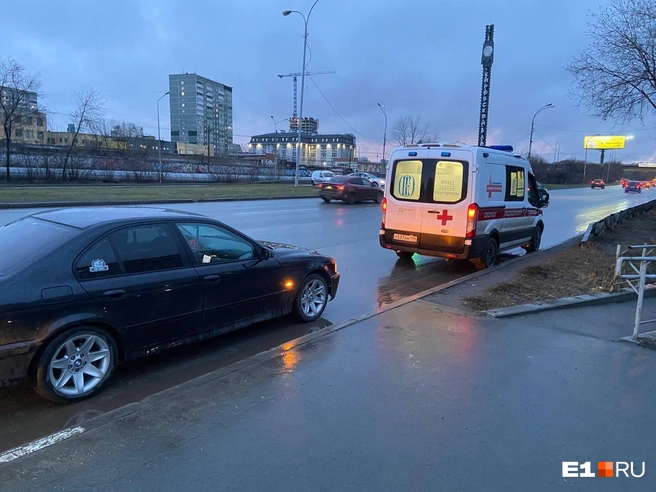 Пострадавшему вызывали скорую | Источник: читательница E1.RU