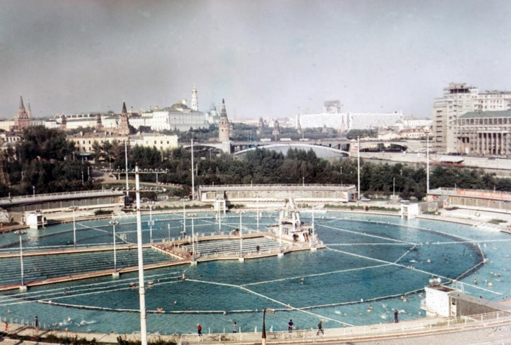Главный бассейн вместо главного храма: история исчезнувшего бассейна «Москва»