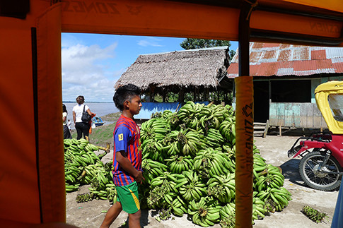 Порт в городе Икитос. Единственная дорога в этих краях – река Амазонка. | Источник: Архивы пресс-служб