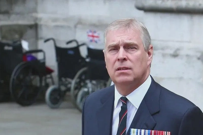 Эндрю Виндзор 'все еще не раскаивается' в связях с Эпштейном