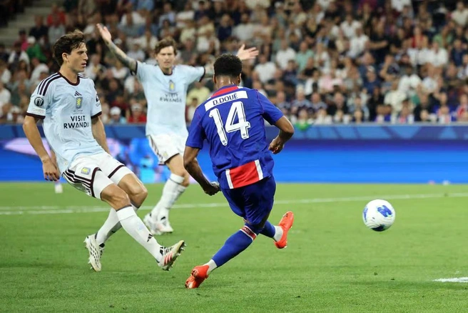 Дуэ забивает гол | Источник: UEFA.com