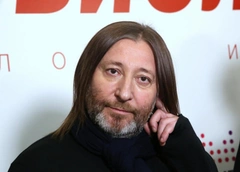 Причины расставаний, обвинения визажиста в домогательствах, политика. О чем молчит Шура Би-2