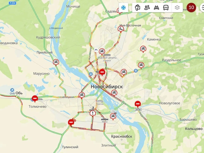 На картах пробок основные автомагистрали отмечены тёмно-бордовым цветом, указывающим на критическую загруженность. | Источник: 2ГИС