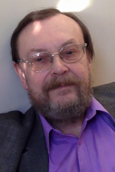 Актриса оплакивает кончину своего отчима | Источник: «Фейсбук» (запрещенная в России экстремистская организация)