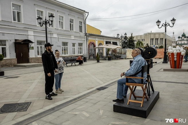 На месте уже успели сфотографироваться жители и гости города | Источник: Александр Куренной / 76.RU