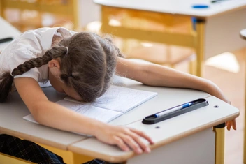 Эмоциональное выгорание у детей: почему 10-летний ребенок устает от жизни и ничего не хочет