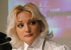 Сын Булановой о молодом муже мамы: «Я опасаюсь за ее счастье, а оно сейчас в руках Валерия»