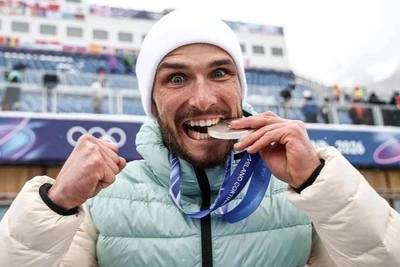 Серебро со сколом: олимпийский призер Филиппов признался, что уронил и повредил медаль