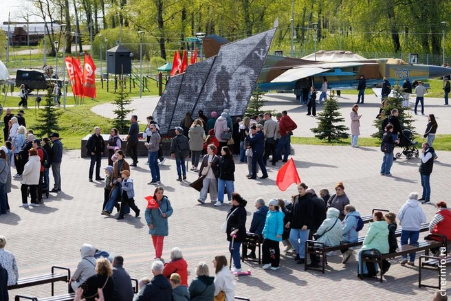 Фото праздника 9 Мая в парке Победы | Источник: st.cherinfo.ru
