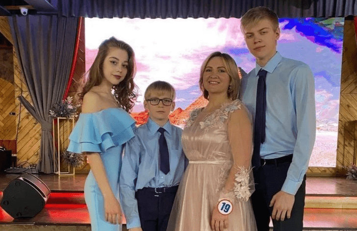 Победительница конкурса «Миссис мама России» рассказала, как справляется в одиночку с пятью детьми