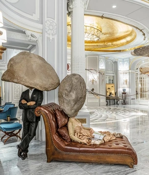 Выставка Сунь Юаня и Пэн Юя в отеле St. Regis в Риме