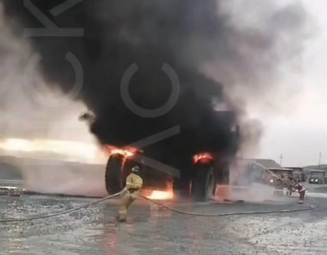 Причины пожара пока неизвестны | Источник: Мурманск сейчас / T.me