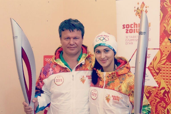 Олег Тактаров участвовал в Эстафете Олимпийского огня «Сочи-2014»