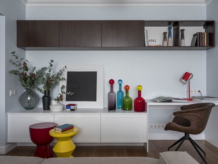 Дитя заката: фламинго и другие яркие  решения в типовой квартире 55 м² (фото 7)