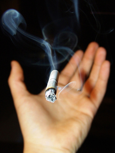 Курить в Сингапуре станет очень дорого