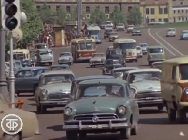 Фото №1 - Под видео 1967 года про города СССР набралось больше двух тысяч ностальгических комментариев