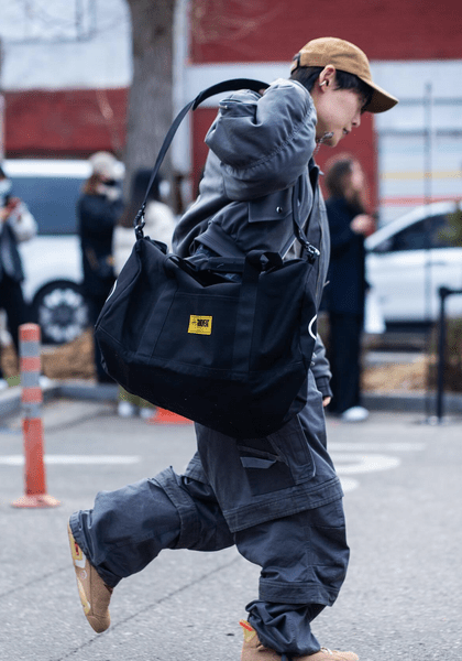 Куртки, кепки и формовки: 5 стритстайл-трендов c Недели моды в Сеуле осень-зима 2024
