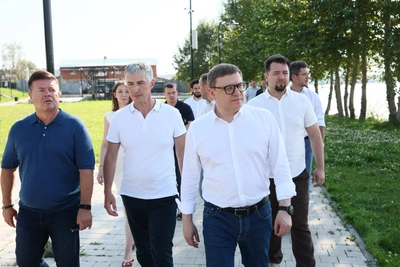 Алексей Текслер осмотрел Старгород и набережную в Миассе