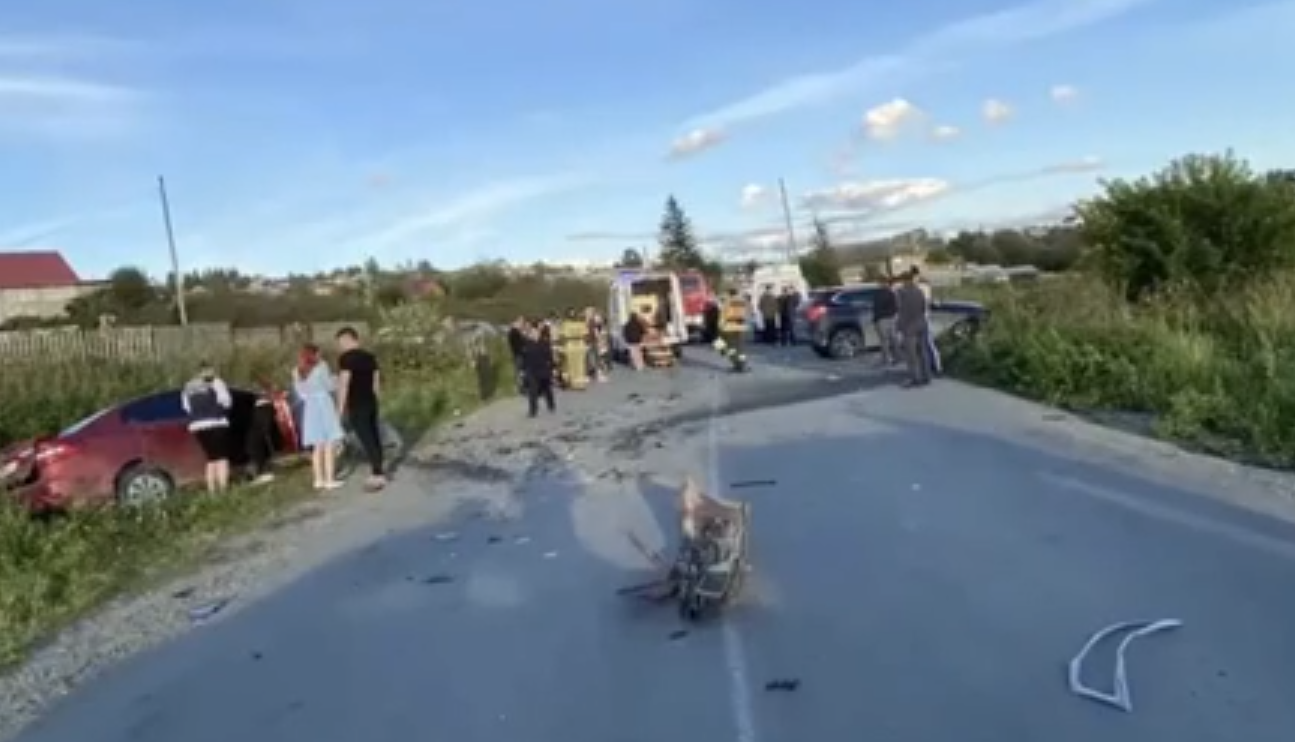 На Южном Урале в лобовом ДТП на изгибе дороги погибла женщина-водитель