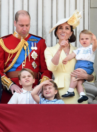 Королевский разбойник: 12 самых дерзких фото принца Луи, за которые его обожает весь мир