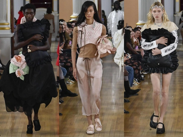 На показе Simone Rocha весна-лето 2026 юные модели «примерили» взрослую жизнь | marieclaire.ru