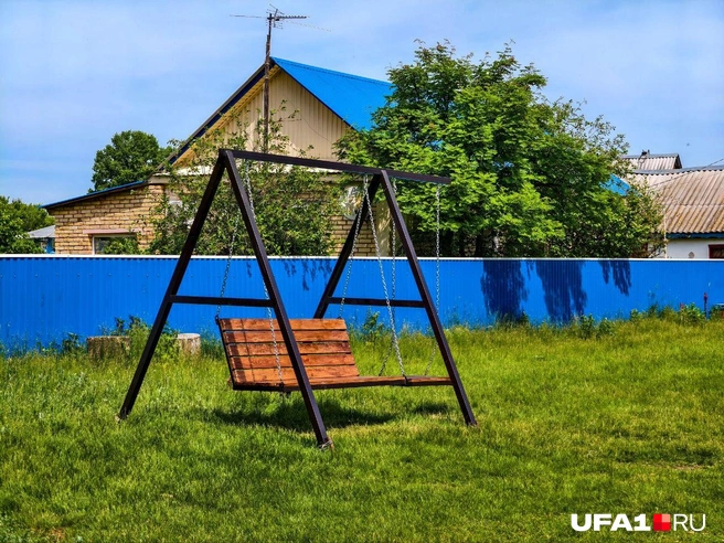 Двигать будут не этот забор, а другой, рядом | Источник: Булат Салихов / UFA1.RU