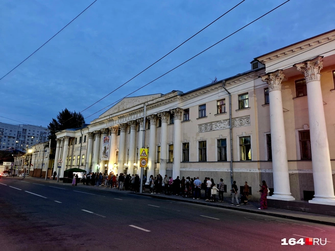 Очередь в краеведческий музей растянулась на сотни метров | Источник: Виктория Федорова / 164.RU