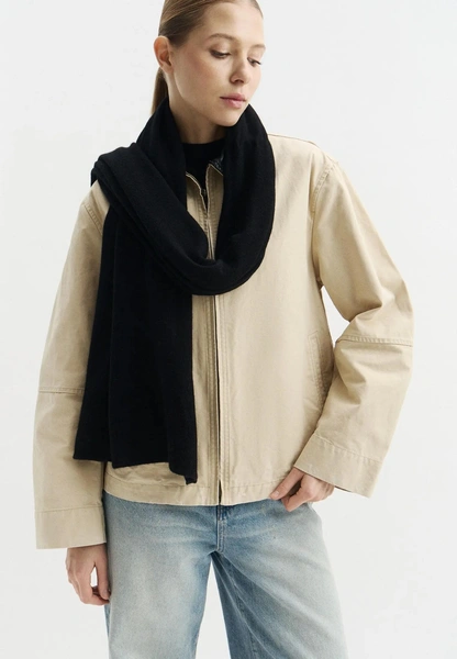 Эти шарфы выведут ваши зимние образы на новый уровень: 10 самых классных вариантов