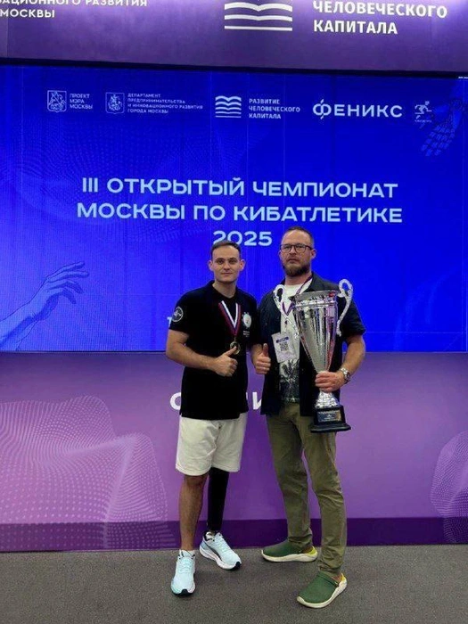 Спорт занимает важное место в жизни Александра (слева) | Источник: фонд «Защитники Отечества»